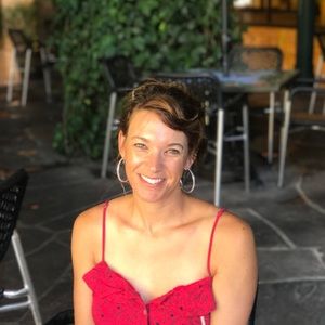 Meet your Posher, Leslie